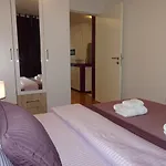 Quiet Apartment In City Center, Free Private Parking
